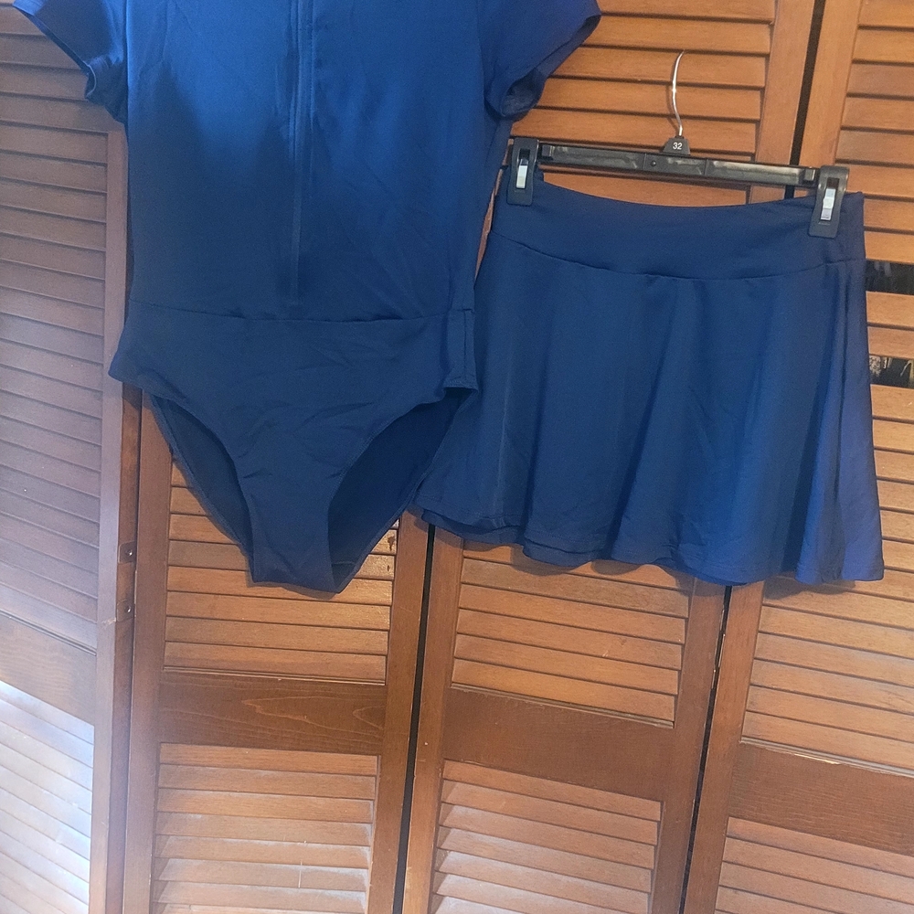 2 Piece Tennis/athletic Set. Size Large. Runs Small. NWOT - Picture 7 of 13